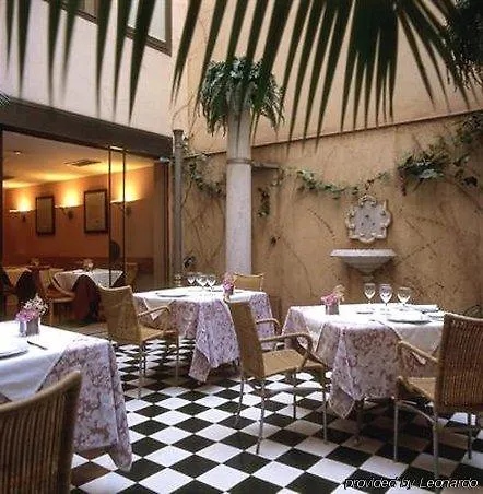 Catalonia Roma Hotel Barcelona 3*,