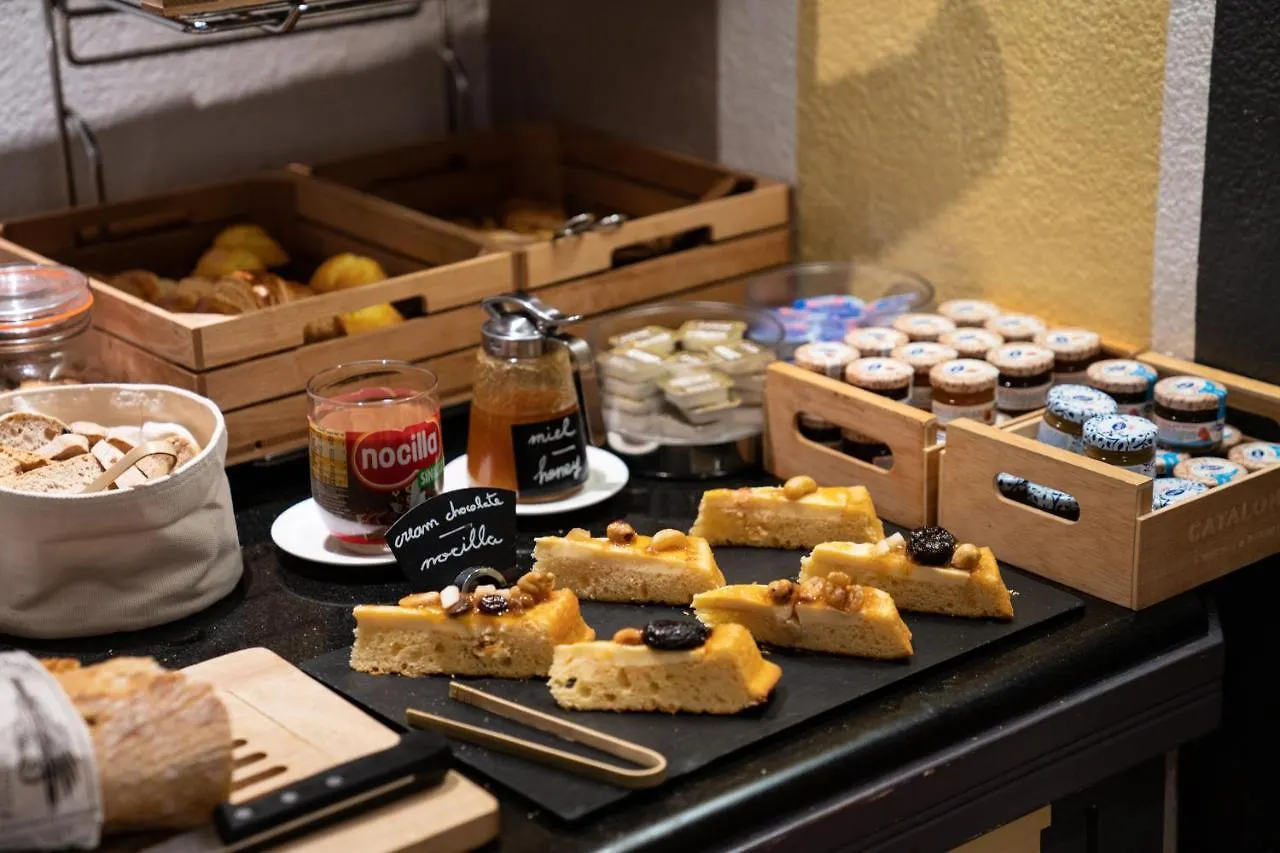 Catalonia Roma Hotel Barcelona 3*,