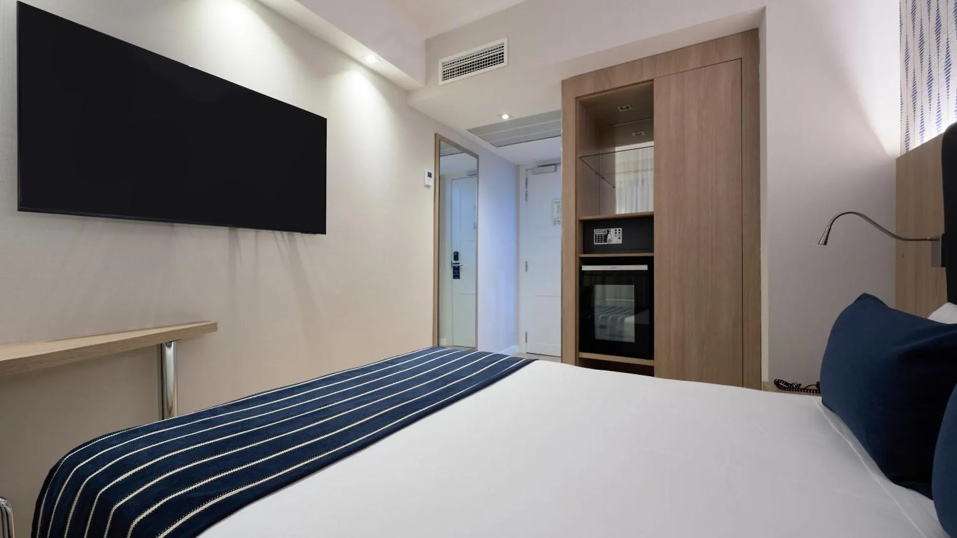 Catalonia Roma Hotel Barcelona