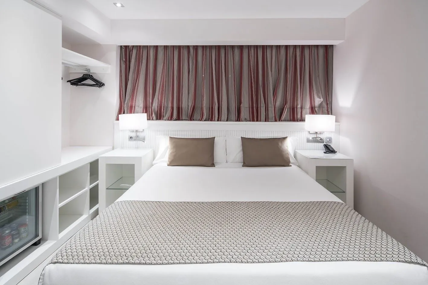 Catalonia Roma Hotel Barcelona