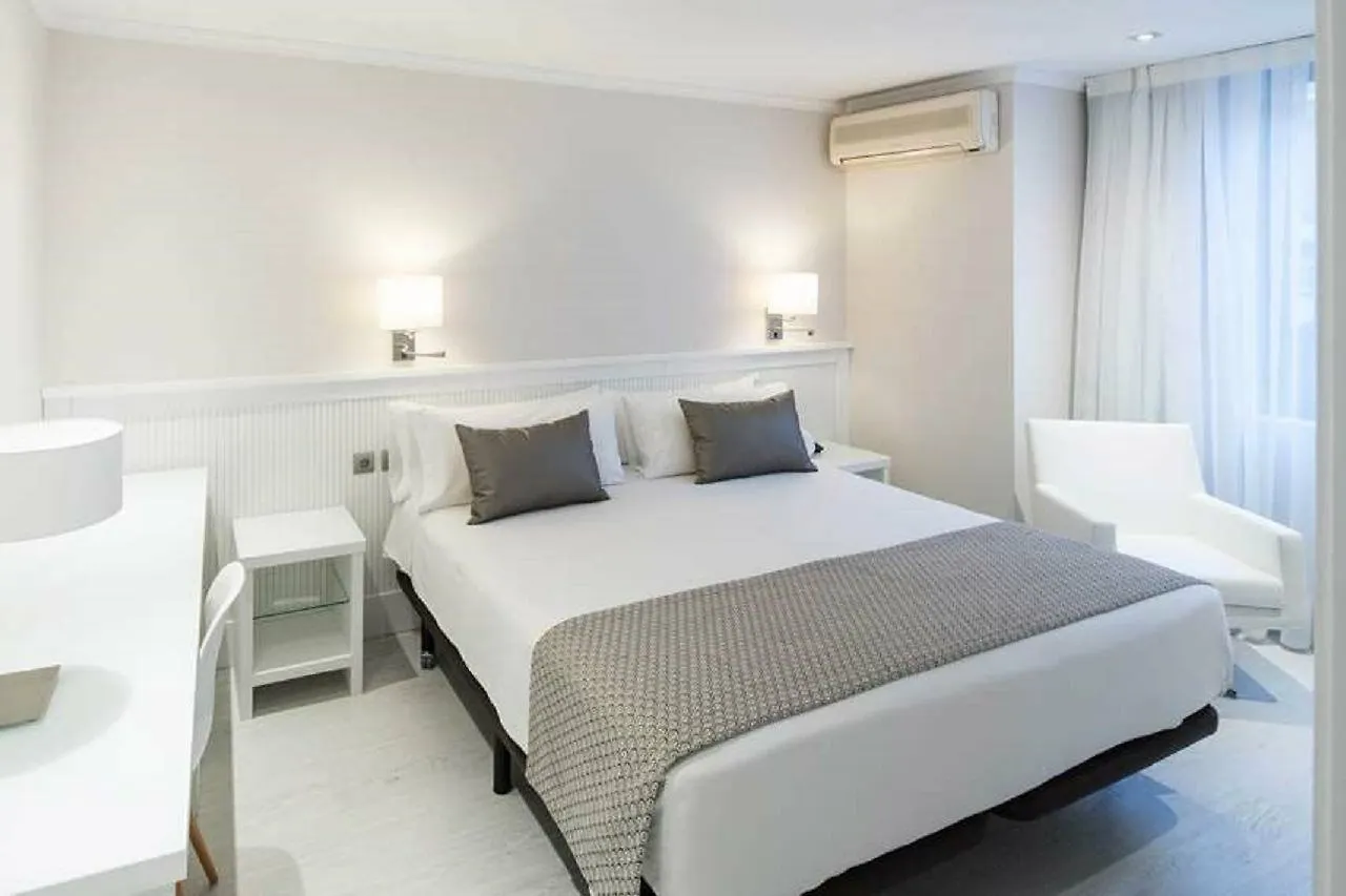 Catalonia Roma Hotel Barcelona